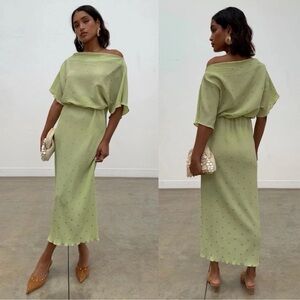 Never Fully Dressed Tilly Metallic Plisse Maxi Dress in Pistachio Sz M NWT